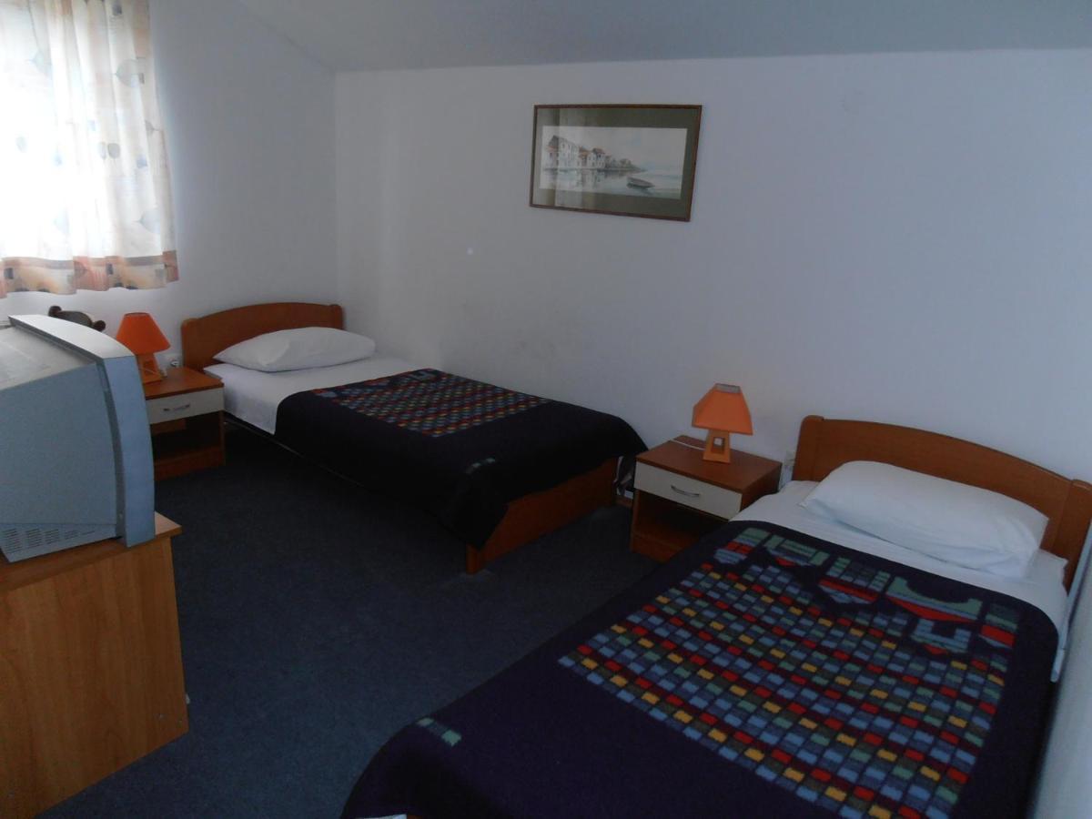 Hotel Metković Esterno foto
