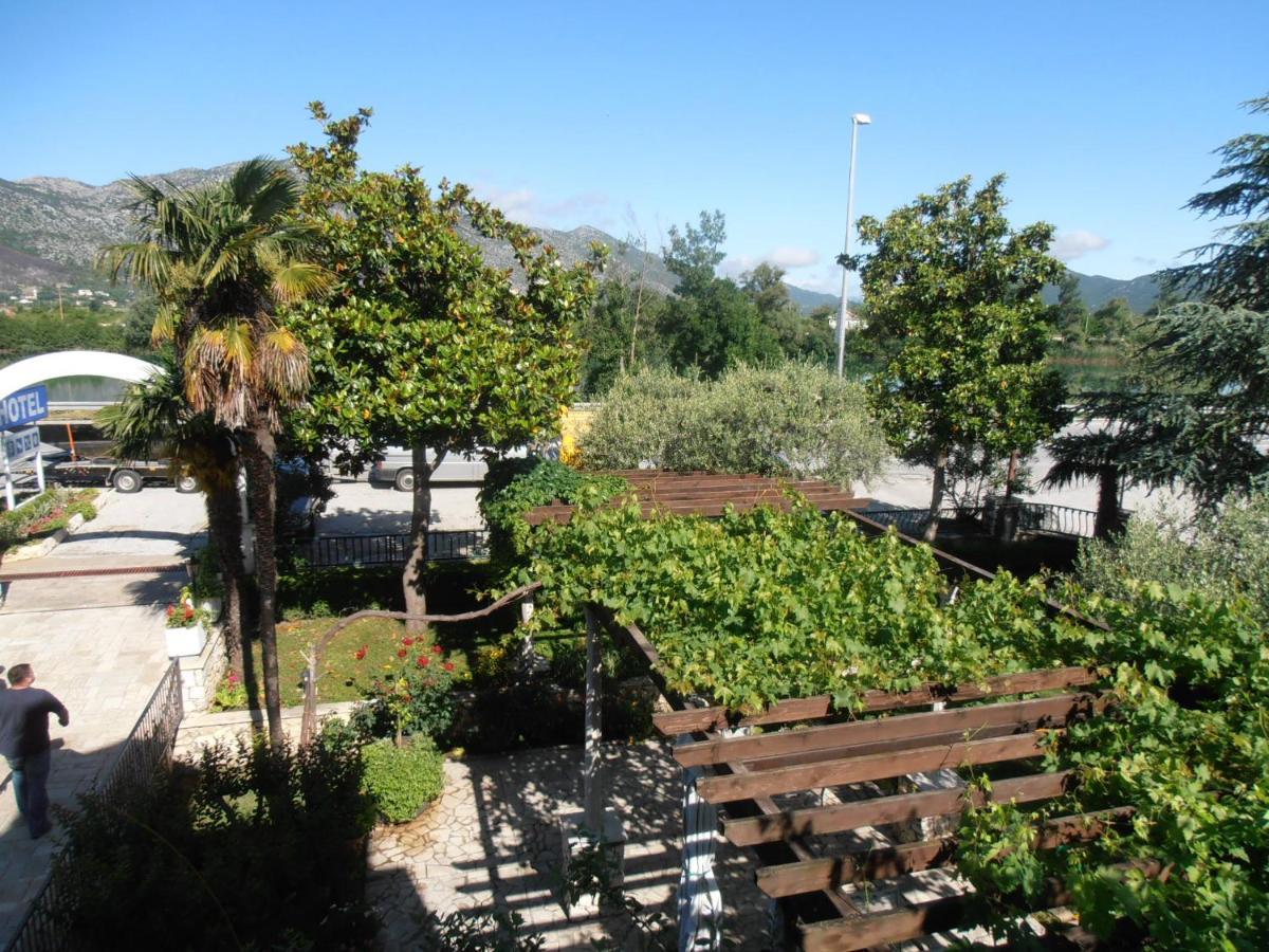 Hotel Metković Esterno foto