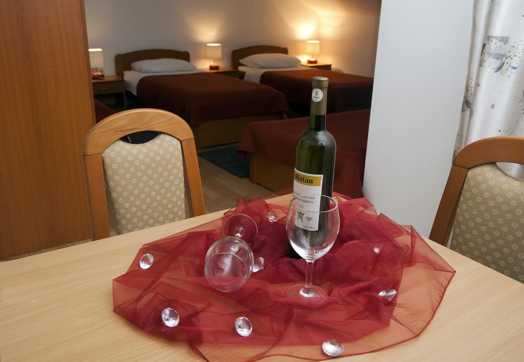 Hotel Metković Esterno foto