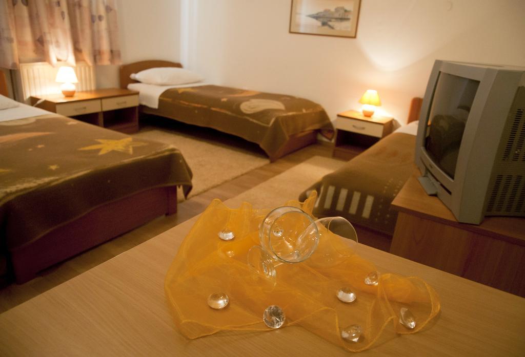 Hotel Metković Esterno foto